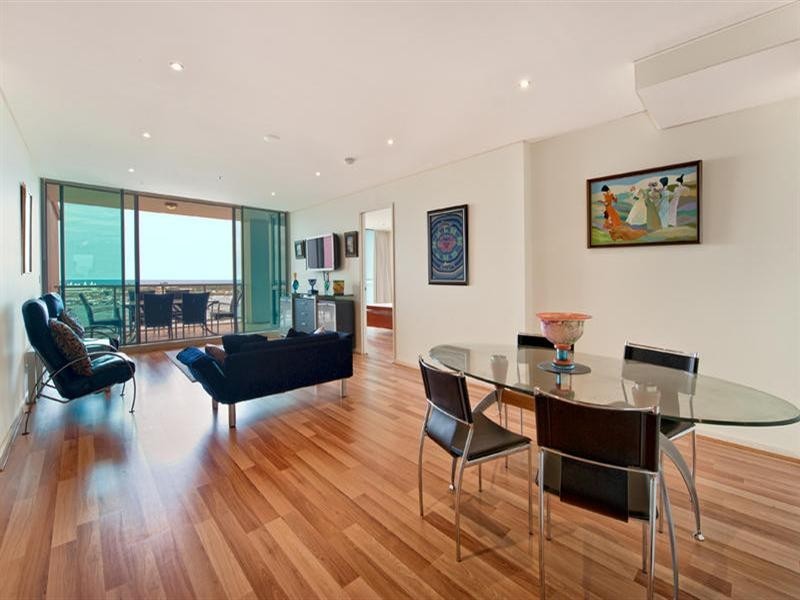 1 Como Crescent, Southport QLD 4215