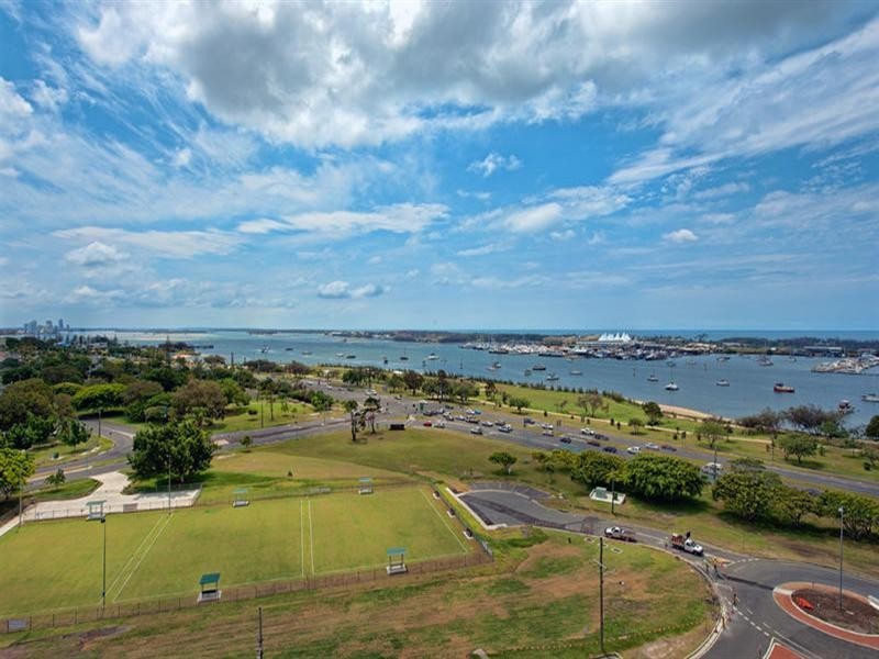 1 Como Crescent, Southport QLD 4215