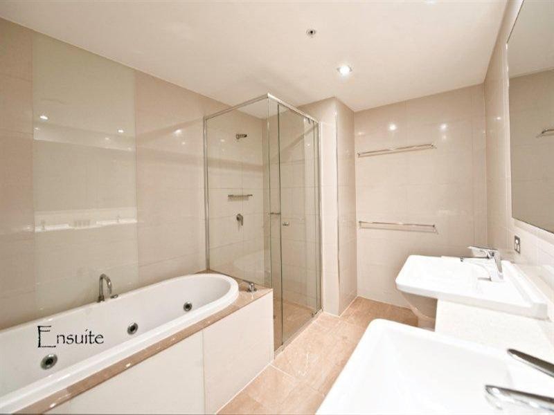 22 Surf Parade, Broadbeach QLD 4218