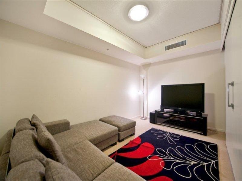 22 Surf Parade, Broadbeach QLD 4218