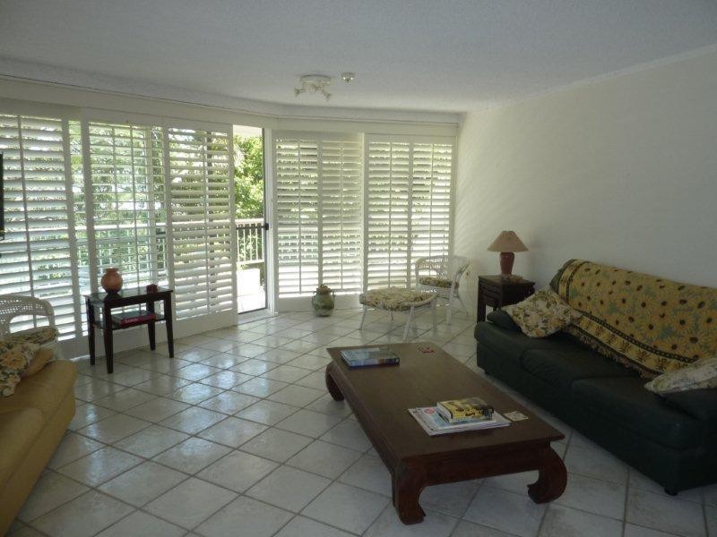 18 Macarthur Parade, Main Beach QLD 4217