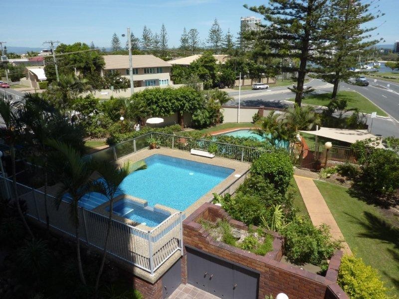 18 Macarthur Parade, Main Beach QLD 4217