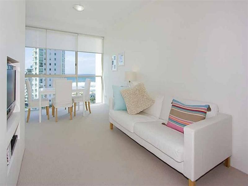 52 Pacific Street, Main Beach QLD 4217