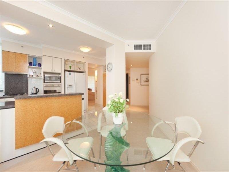 1 Lennie Avenue, Main Beach QLD 4217