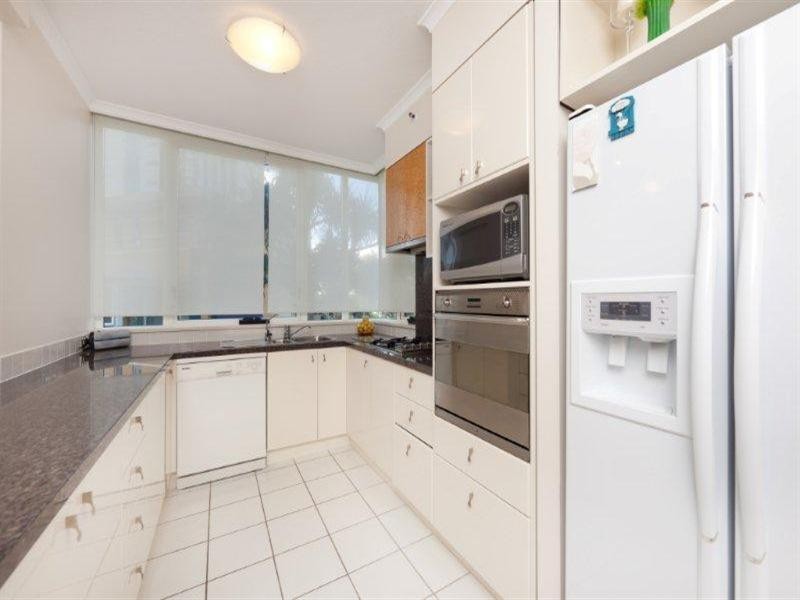 1 Lennie Avenue, Main Beach QLD 4217