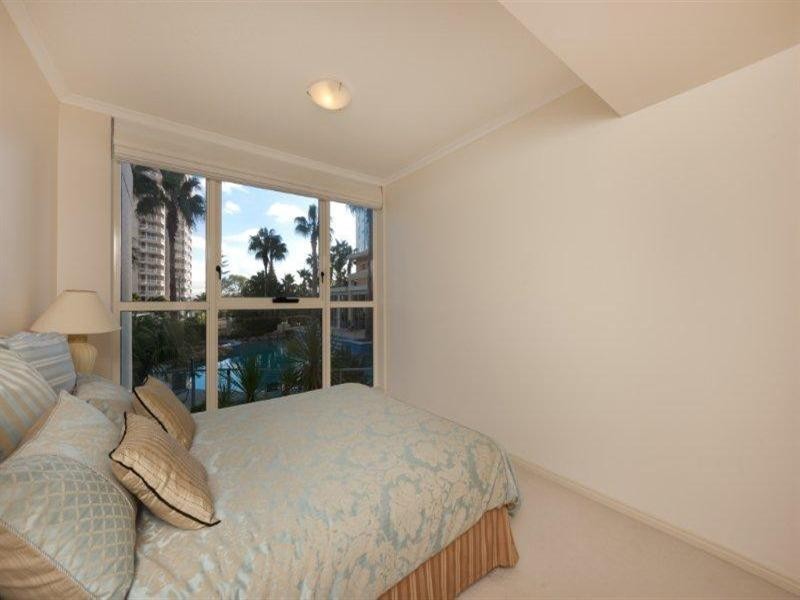 1 Lennie Avenue, Main Beach QLD 4217