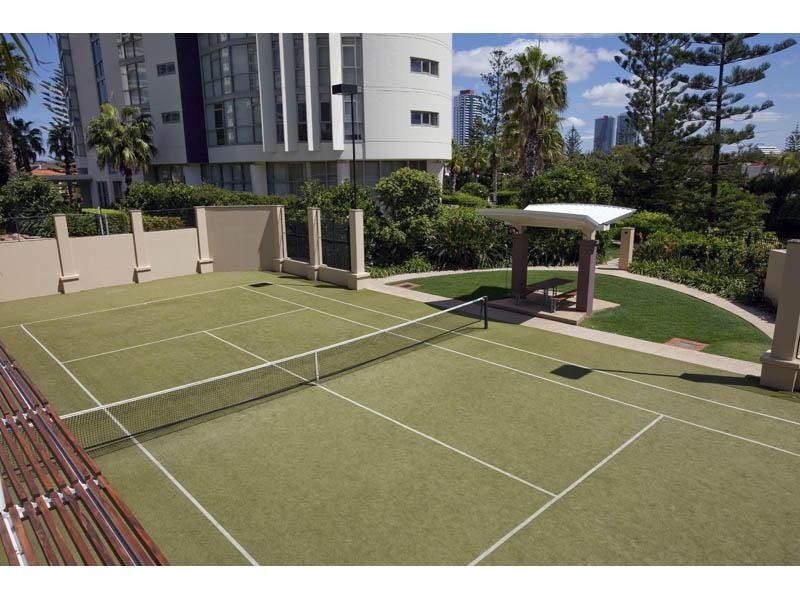 1 Lennie Avenue, Main Beach QLD 4217