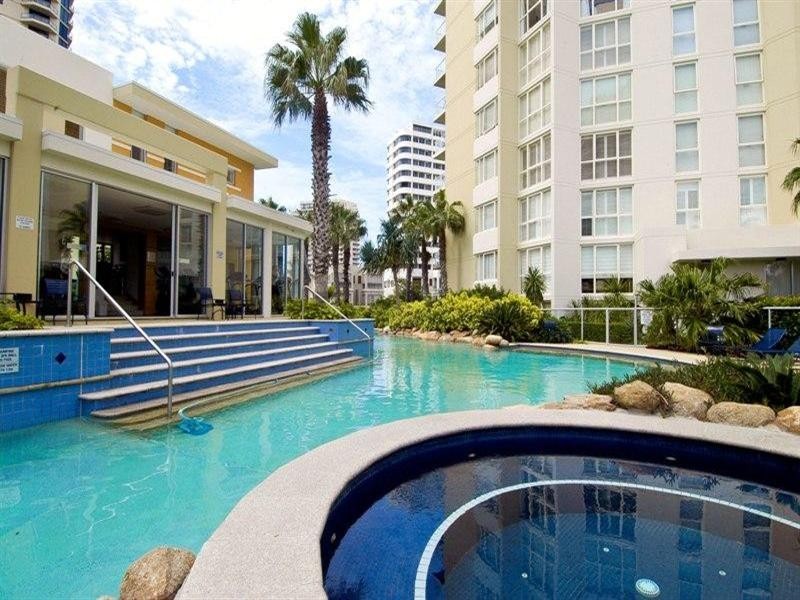 1 Lennie Avenue, Main Beach QLD 4217