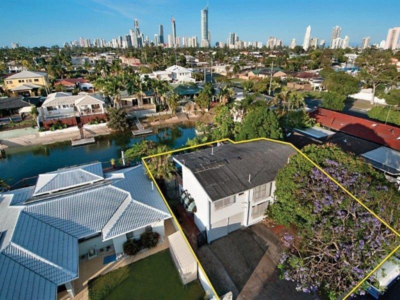 3 Carmel Court, Broadbeach Waters QLD 4218