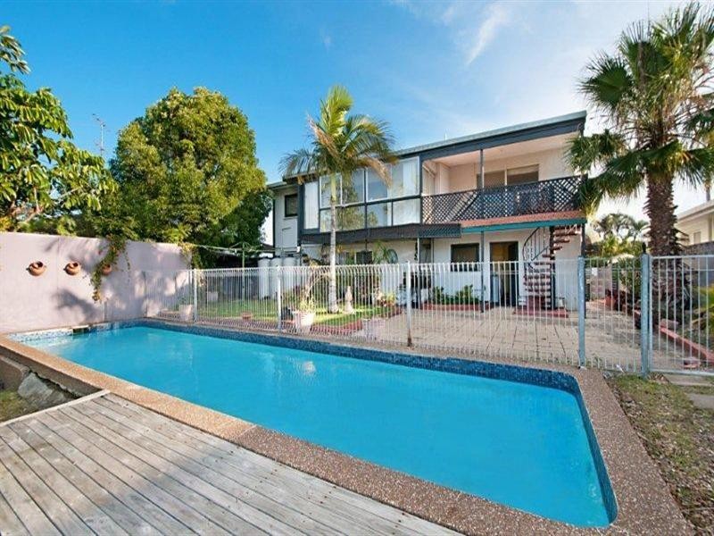 3 Carmel Court, Broadbeach Waters QLD 4218