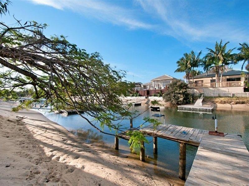 3 Carmel Court, Broadbeach Waters QLD 4218