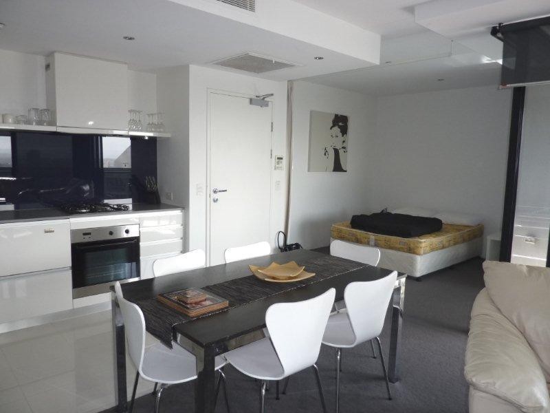 9 Ferny Avenue, Surfers Paradise QLD 4217