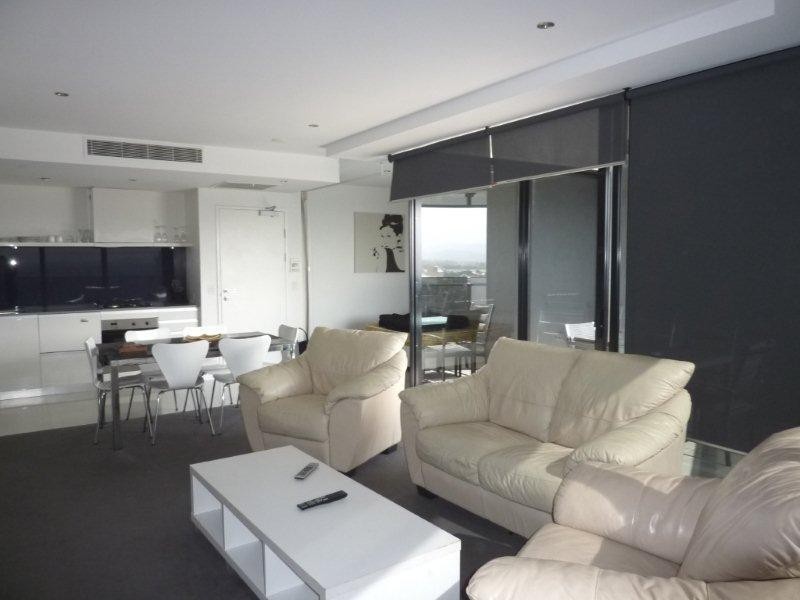 9 Ferny Avenue, Surfers Paradise QLD 4217