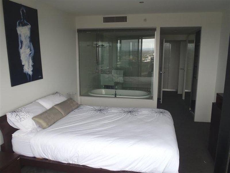 9 Ferny Avenue, Surfers Paradise QLD 4217