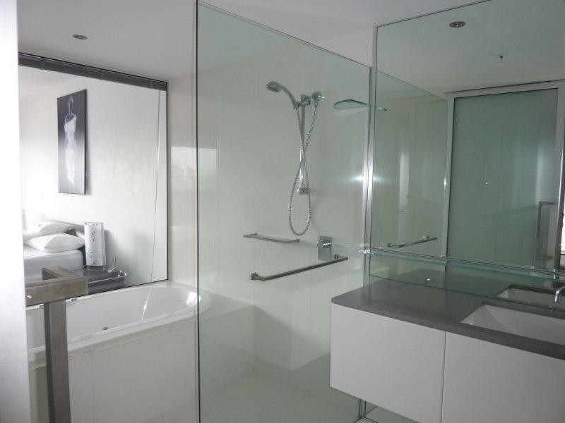 9 Ferny Avenue, Surfers Paradise QLD 4217