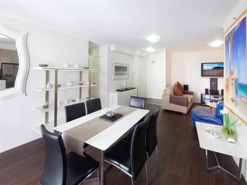 29 Woodroffe Avenue, Main Beach QLD 4217