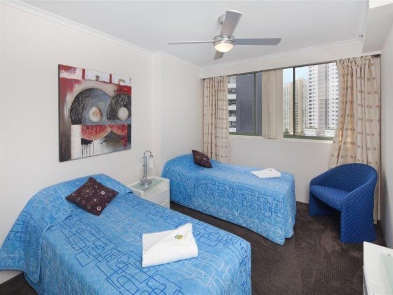 29 Woodroffe Avenue, Main Beach QLD 4217