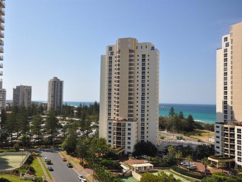 52 Pacific Street, Main Beach QLD 4217