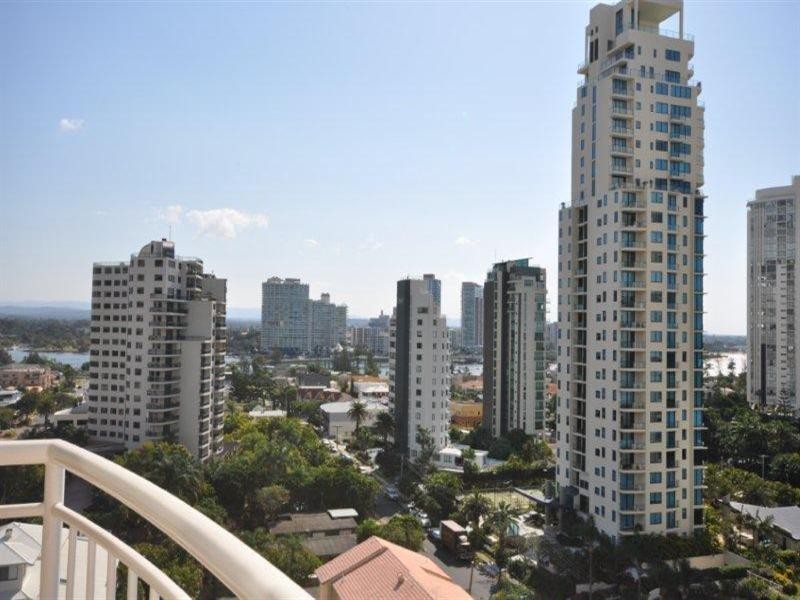 52 Pacific Street, Main Beach QLD 4217