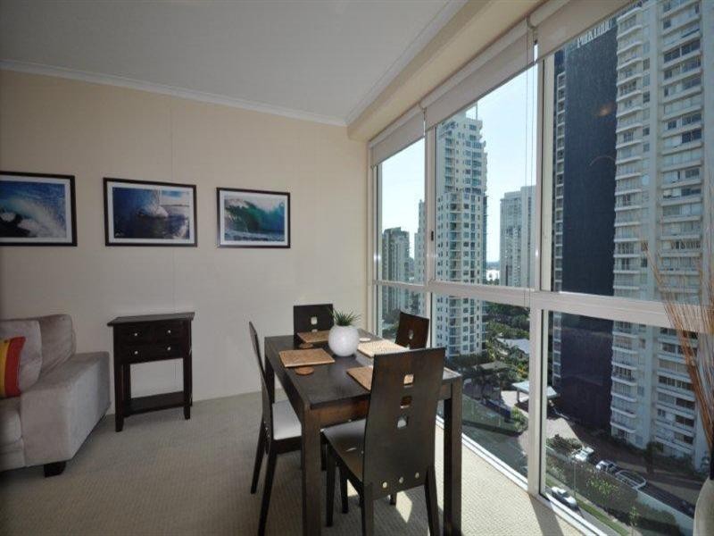 52 Pacific Street, Main Beach QLD 4217