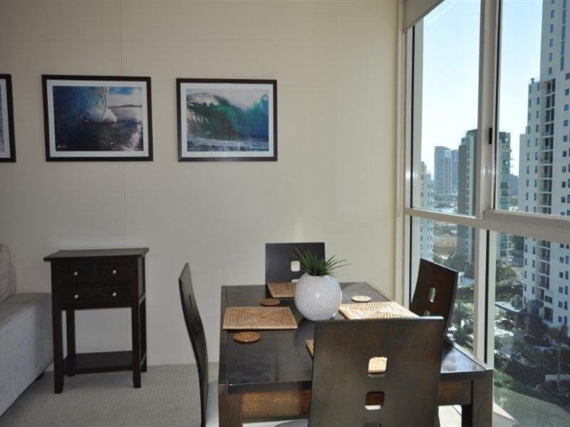 52 Pacific Street, Main Beach QLD 4217