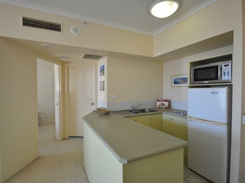 52 Pacific Street, Main Beach QLD 4217