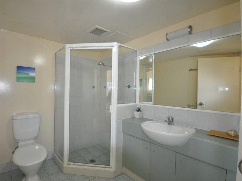 52 Pacific Street, Main Beach QLD 4217