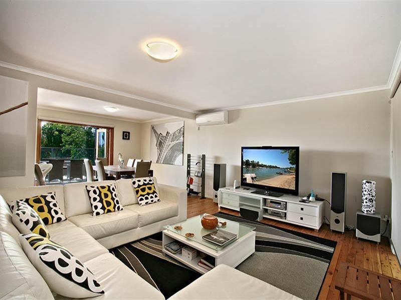 8 Gibraltar Drive, Isle Of Capri QLD 4217