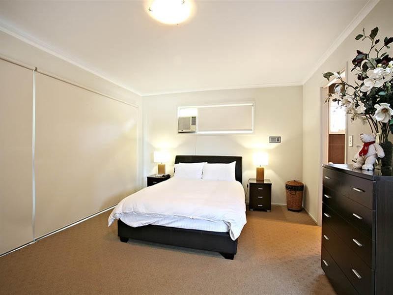 8 Gibraltar Drive, Isle Of Capri QLD 4217