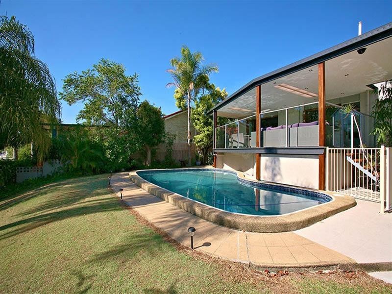 8 Gibraltar Drive, Isle Of Capri QLD 4217