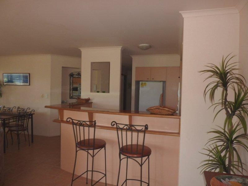 13 Montgomery Avenue, Main Beach QLD 4217