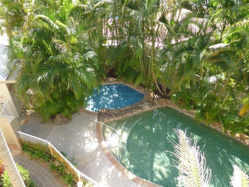 13 Montgomery Avenue, Main Beach QLD 4217
