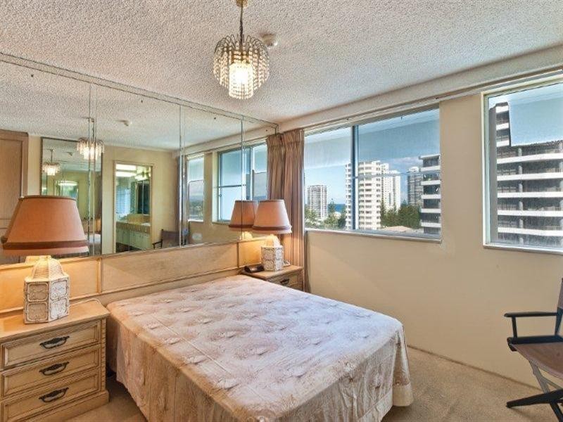 18 Macarthur Parade, Main Beach QLD 4217