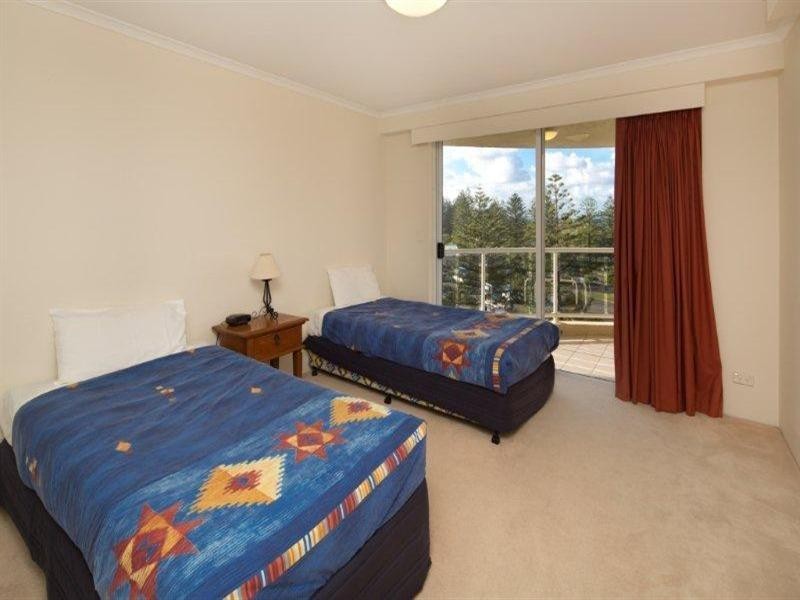 59 Pacific Street, Main Beach QLD 4217