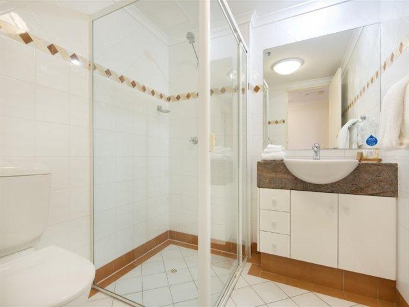 59 Pacific Street, Main Beach QLD 4217