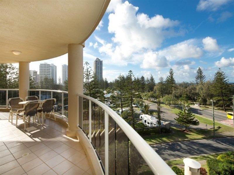 59 Pacific Street, Main Beach QLD 4217