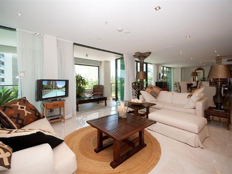 24 Hughes Avenue, Main Beach QLD 4217