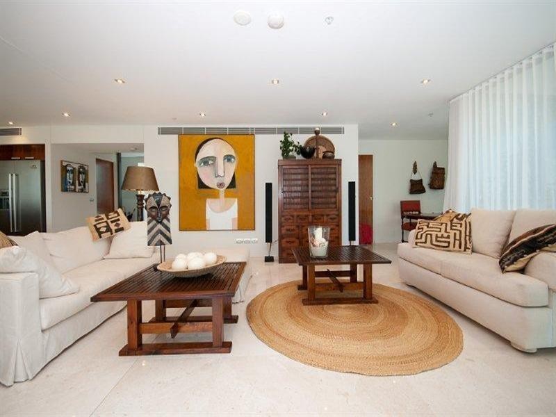 24 Hughes Avenue, Main Beach QLD 4217