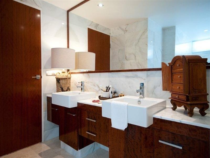 24 Hughes Avenue, Main Beach QLD 4217