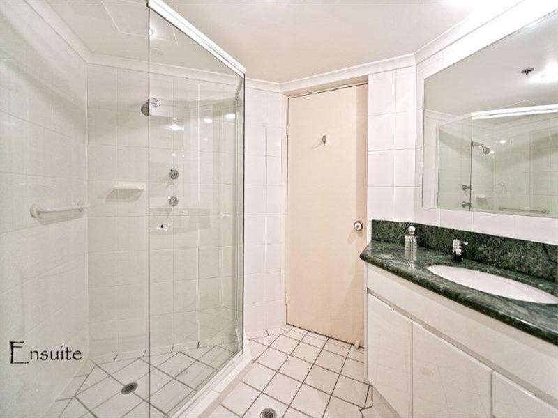2 Admiralty Drive, Surfers Paradise QLD 4217