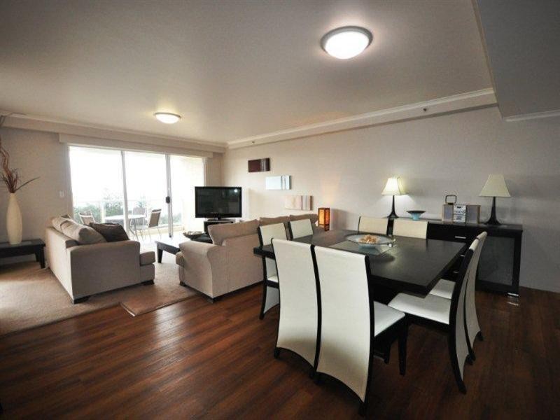 59 Pacific Street, Main Beach QLD 4217