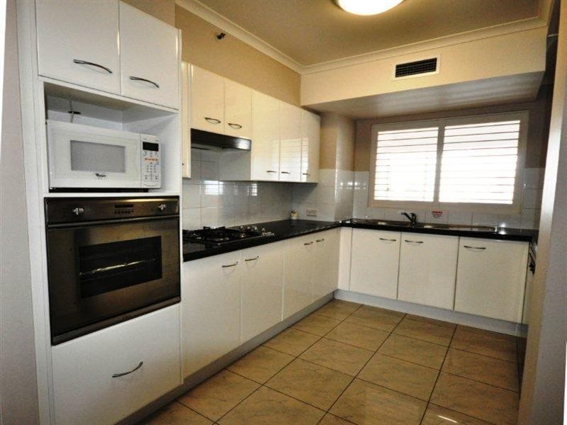 59 Pacific Street, Main Beach QLD 4217