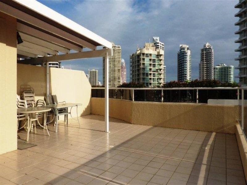 59 Pacific Street, Main Beach QLD 4217