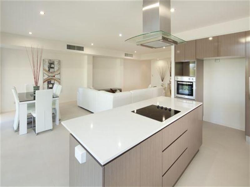 5 Tashey Court, Bundall QLD 4217