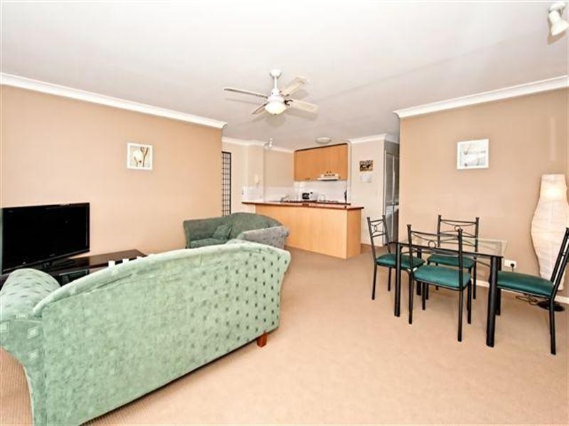 7 Purli Street, Chevron Island QLD 4217