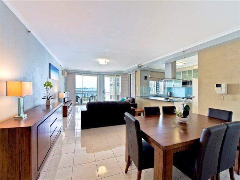 11 Hughes Avenue, Main Beach QLD 4217