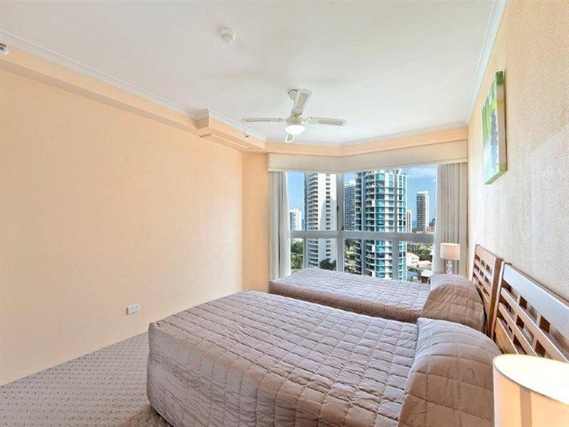 11 Hughes Avenue, Main Beach QLD 4217