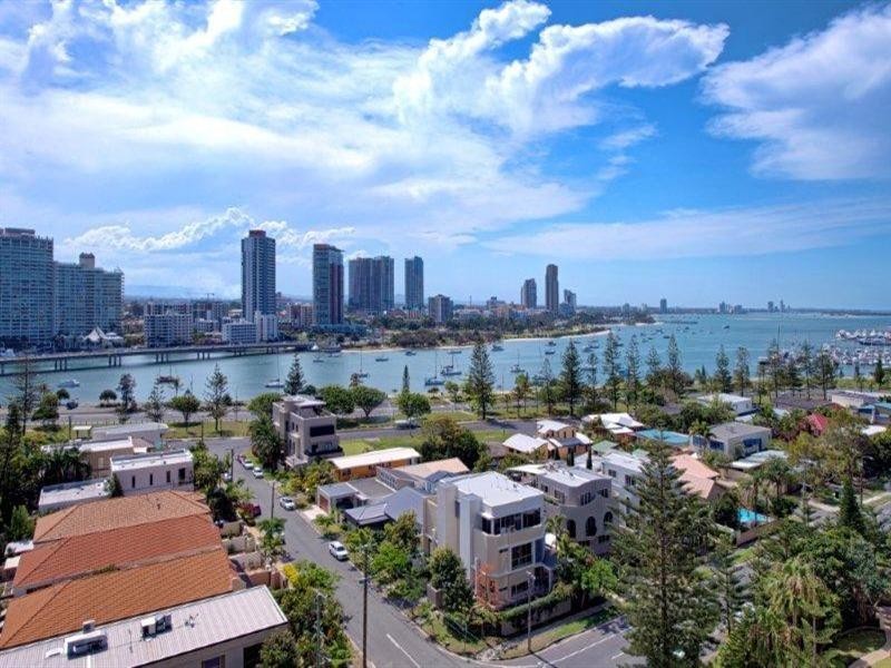 11 Hughes Avenue, Main Beach QLD 4217