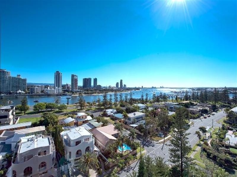 1 Lennie Avenue, Main Beach QLD 4217