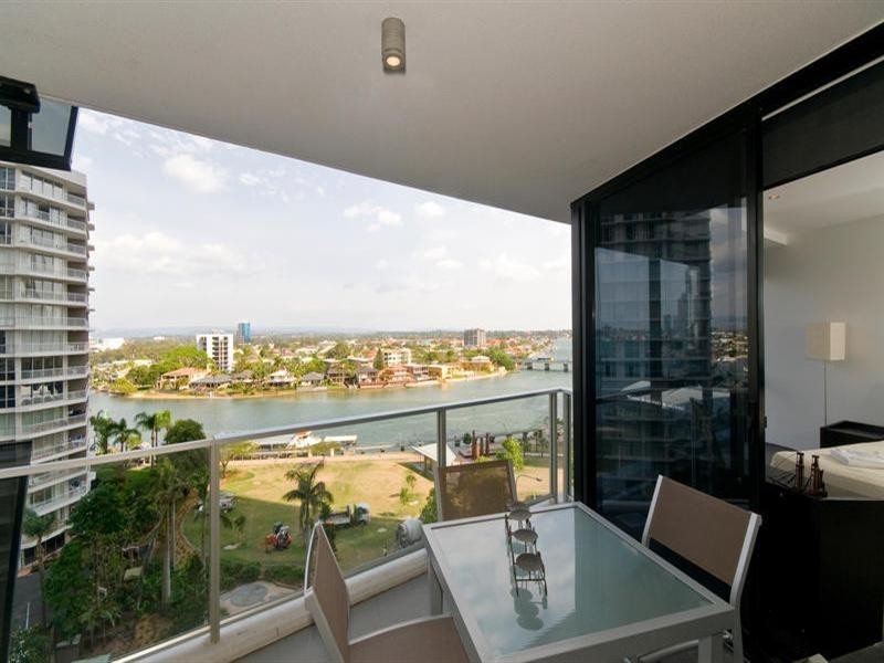 9 Ferny Avenue, Surfers Paradise QLD 4217